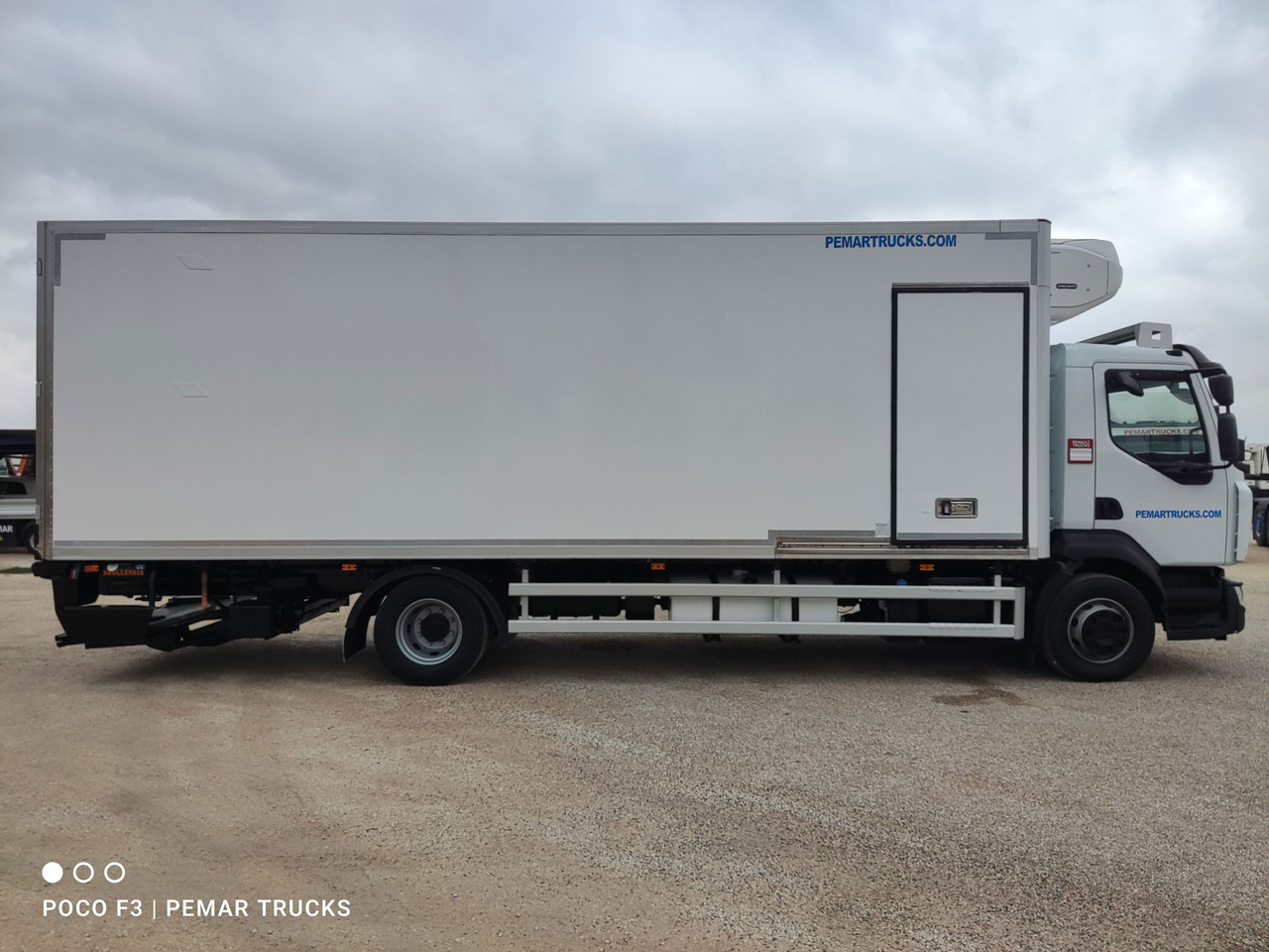 RENAULT MIDLUM D16 240 EURO 6 - شاحنة الفريزر: صورة 4 RENAULT MIDLUM D16 240 EURO 6 - شاحنة الفريزر: صورة 4