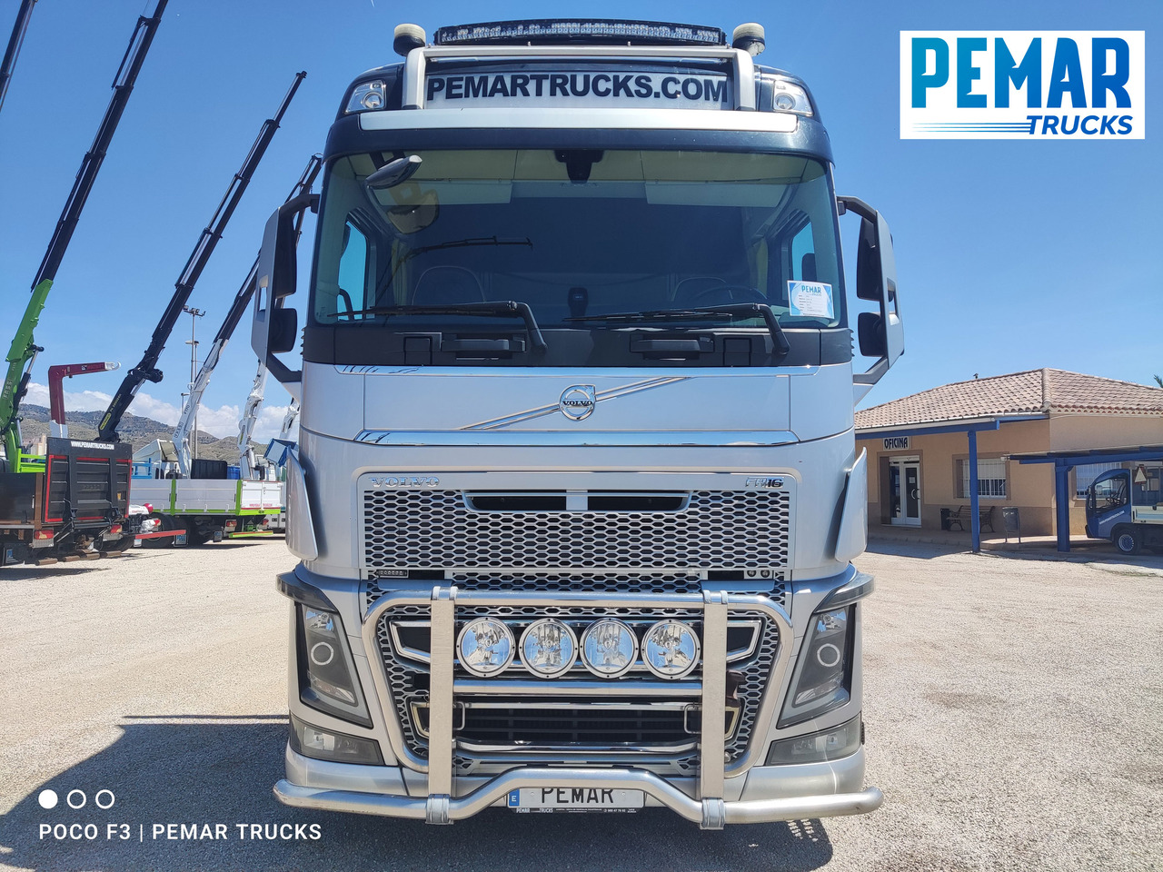 VOLVO FH16 750 8X4 PLATAFORMA CAJA ABIERTA - شاحنات مسطحة: صورة 2 VOLVO FH16 750 8X4 PLATAFORMA CAJA ABIERTA - شاحنات مسطحة: صورة 2