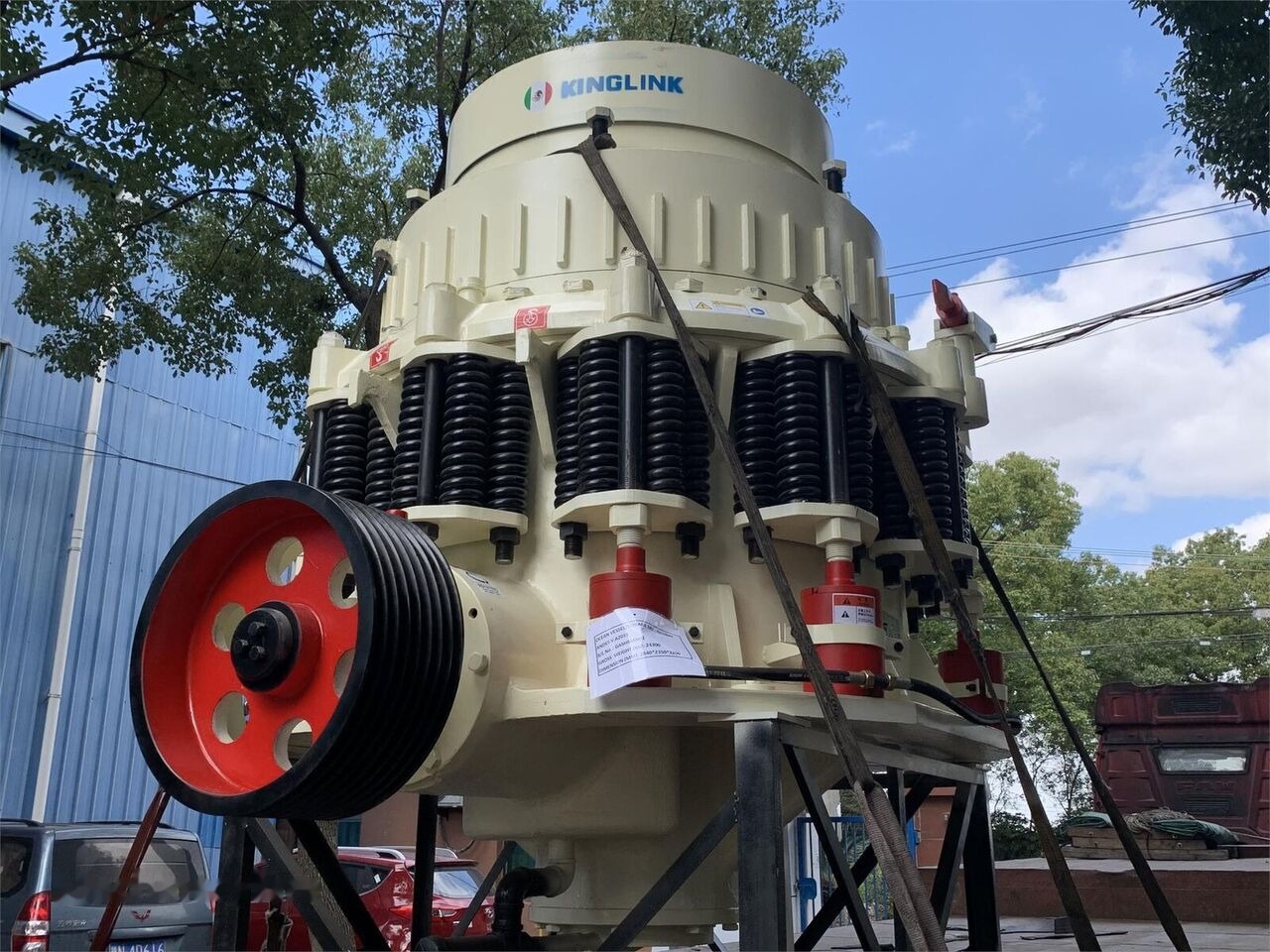Kinglink 250TPH KLM1380 Iron Ore Cone Crusher - كسارة مخرو: صورة 5 Kinglink 250TPH KLM1380 Iron Ore Cone Crusher - كسارة مخرو: صورة 5