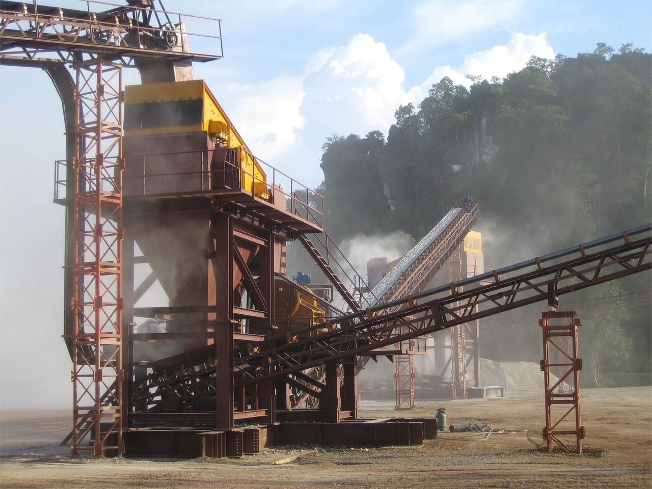 Kinglink 3YK2160 Aggregates and Stone Vibrating Screen | 300TPH - فرازة: صورة 1 Kinglink 3YK2160 Aggregates and Stone Vibrating Screen | 300TPH - فرازة: صورة 1