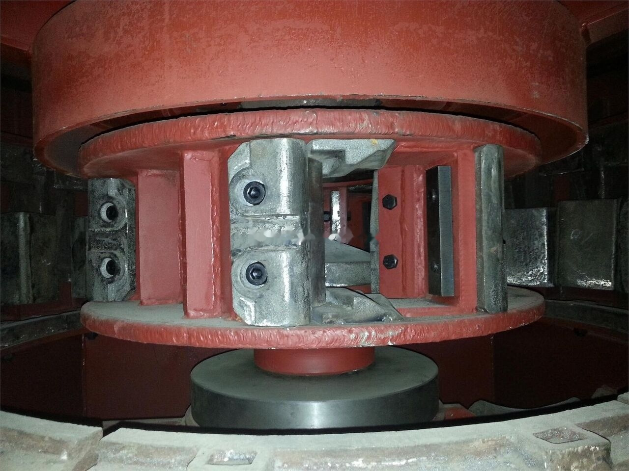 Kinglink KL12 Phosphate VSI Crusher - كسارة التصادمية: صورة 3 Kinglink KL12 Phosphate VSI Crusher - كسارة التصادمية: صورة 3