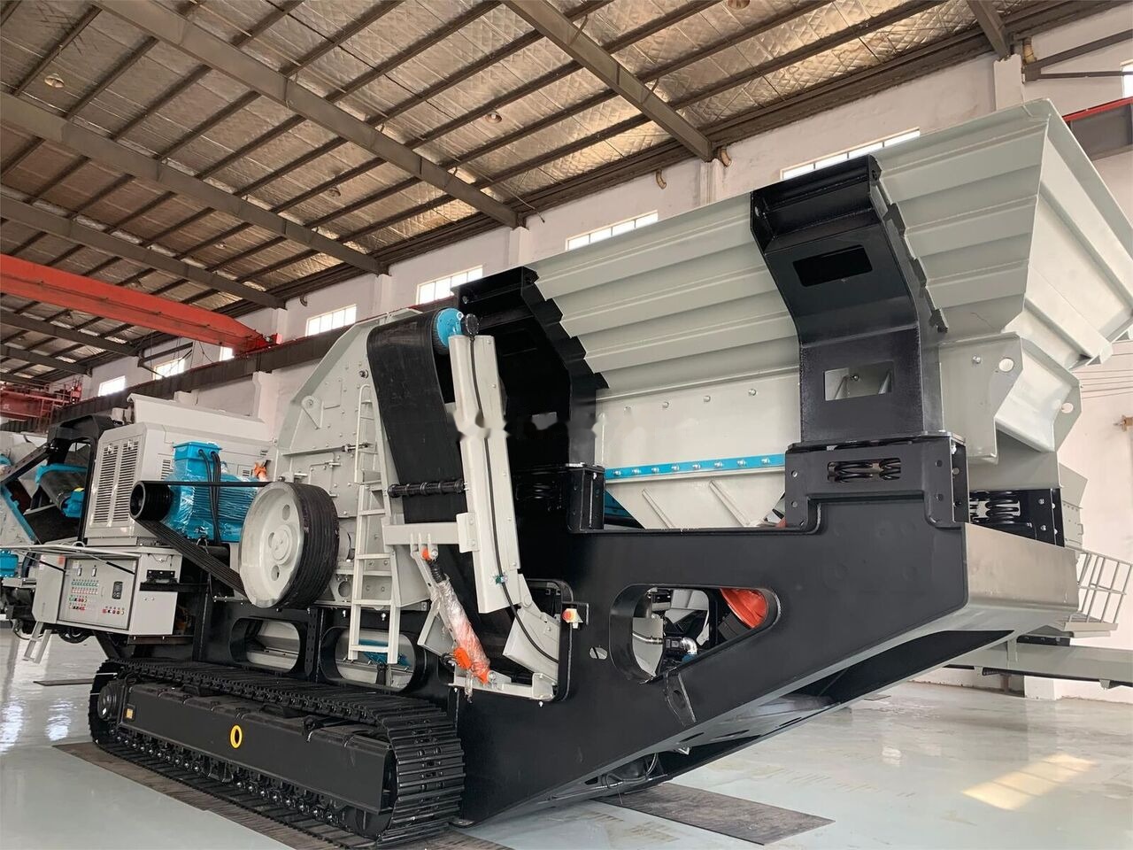 Kinglink KL3S2160F1315 Mobile Impact Crusher - كسارة متحركه: صورة 5 Kinglink KL3S2160F1315 Mobile Impact Crusher - كسارة متحركه: صورة 5