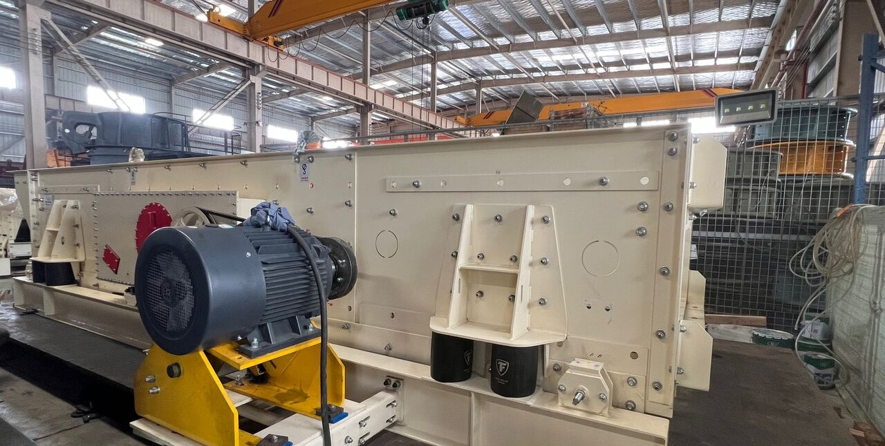 Kinglink New Horizontal Vibrating Screen - فرازة: صورة 1 Kinglink New Horizontal Vibrating Screen - فرازة: صورة 1