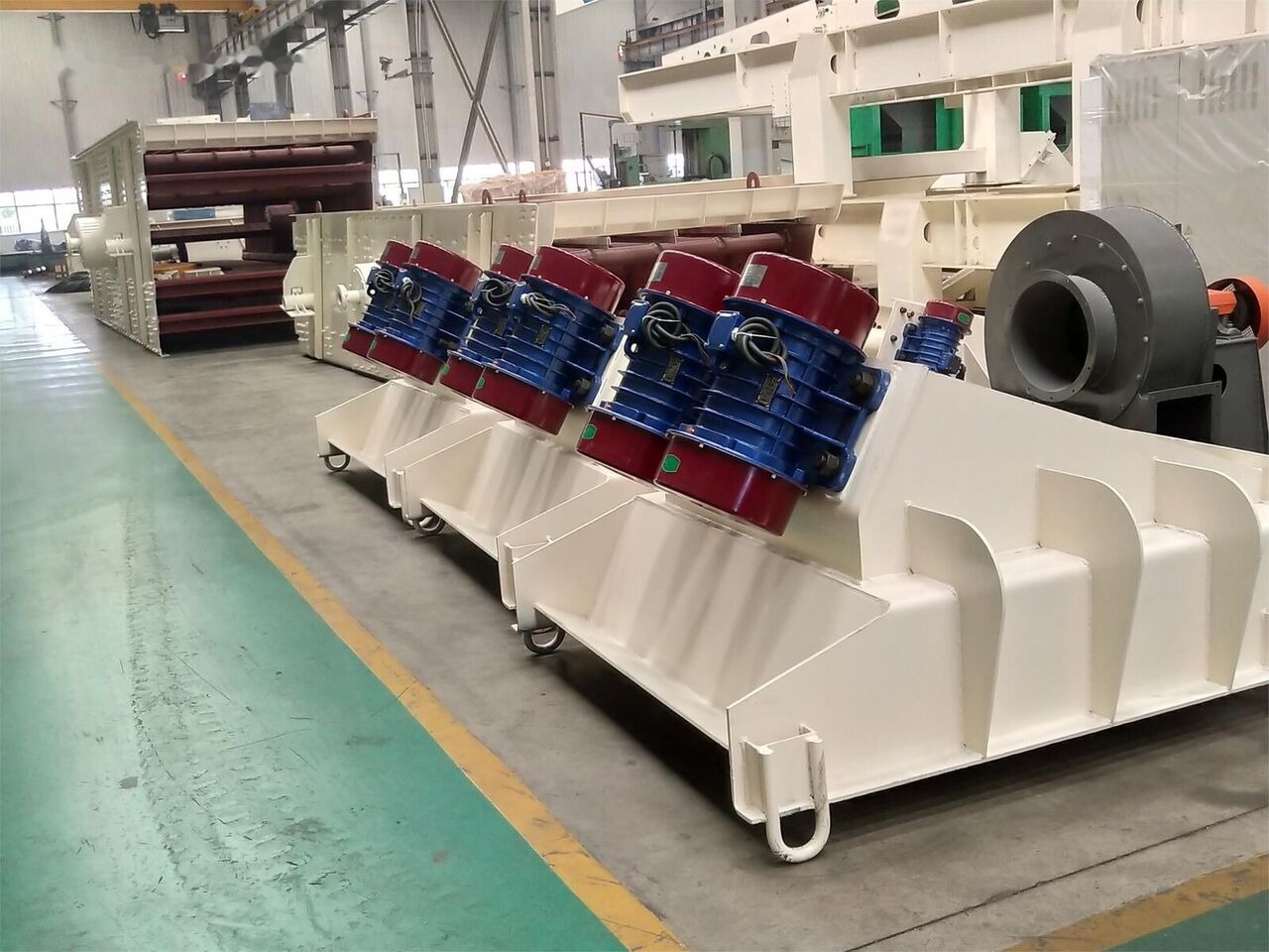 Kinglink Transit Hopper Pan Vibrating feeder GZG1012 - آلة التعدين: صورة 3 Kinglink Transit Hopper Pan Vibrating feeder GZG1012 - آلة التعدين: صورة 3