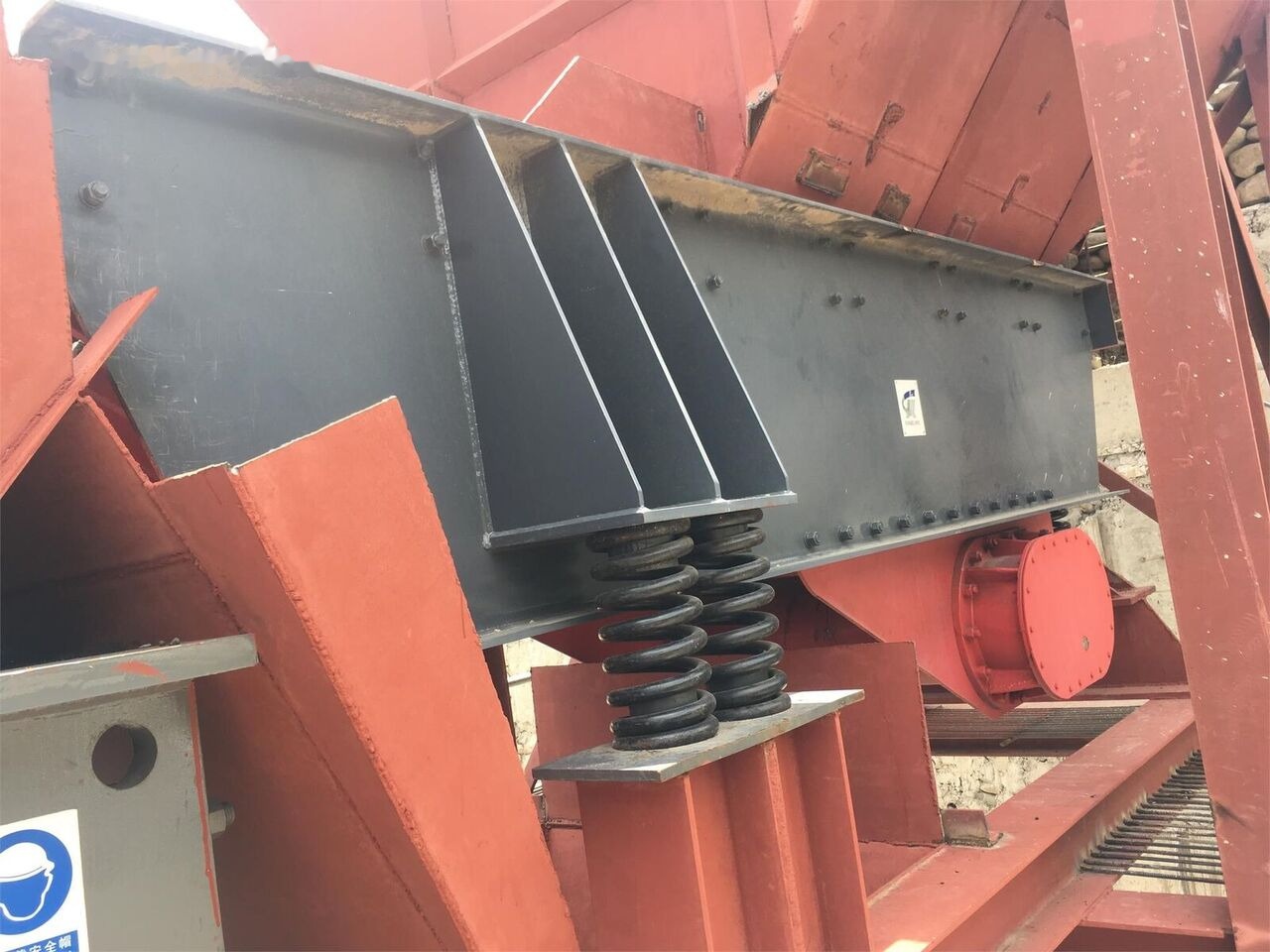 Kinglink ZSW380X96 RiverStone Aggregate vibrating grizzly feeder - آلة التعدين: صورة 4 Kinglink ZSW380X96 RiverStone Aggregate vibrating grizzly feeder - آلة التعدين: صورة 4