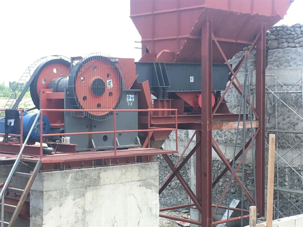 Kinglink ZSW380X96 RiverStone Aggregate vibrating grizzly feeder - آلة التعدين: صورة 2 Kinglink ZSW380X96 RiverStone Aggregate vibrating grizzly feeder - آلة التعدين: صورة 2