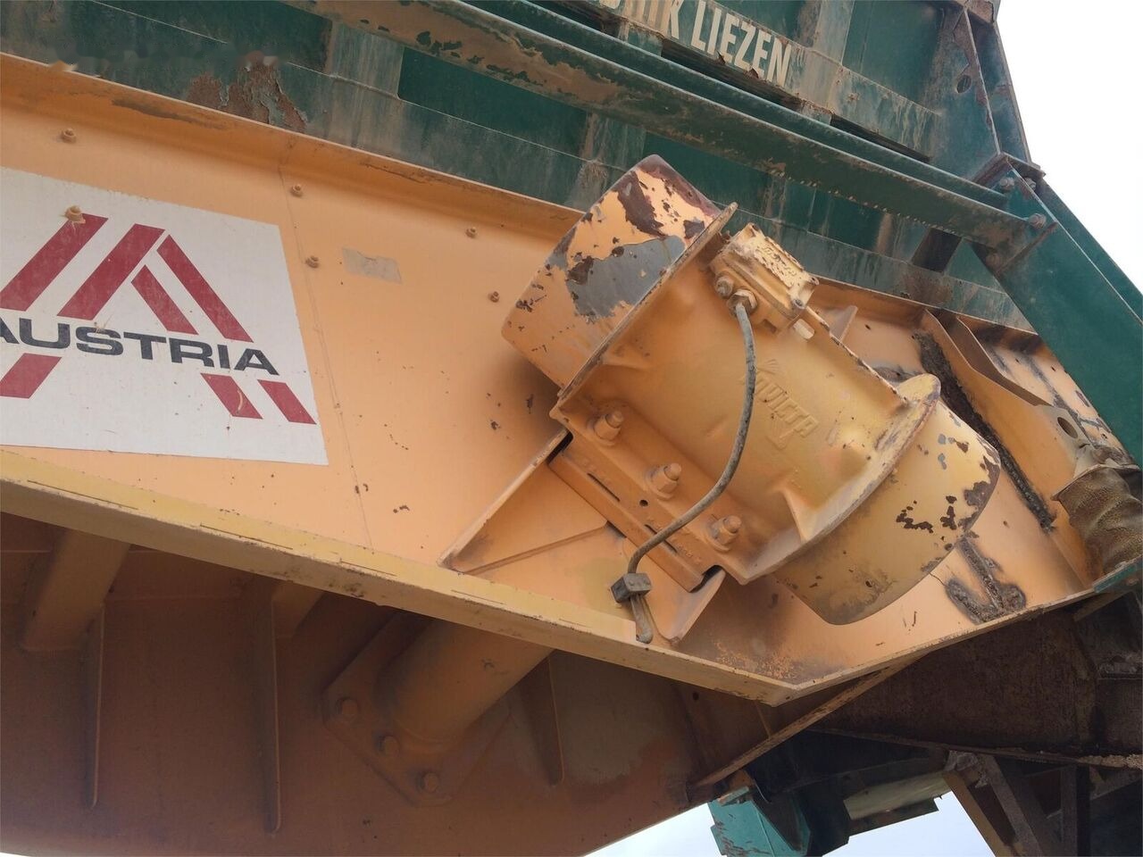 MF LIEZEN 1080x800 - كسارة متحركه: صورة 4 MF LIEZEN 1080x800 - كسارة متحركه: صورة 4