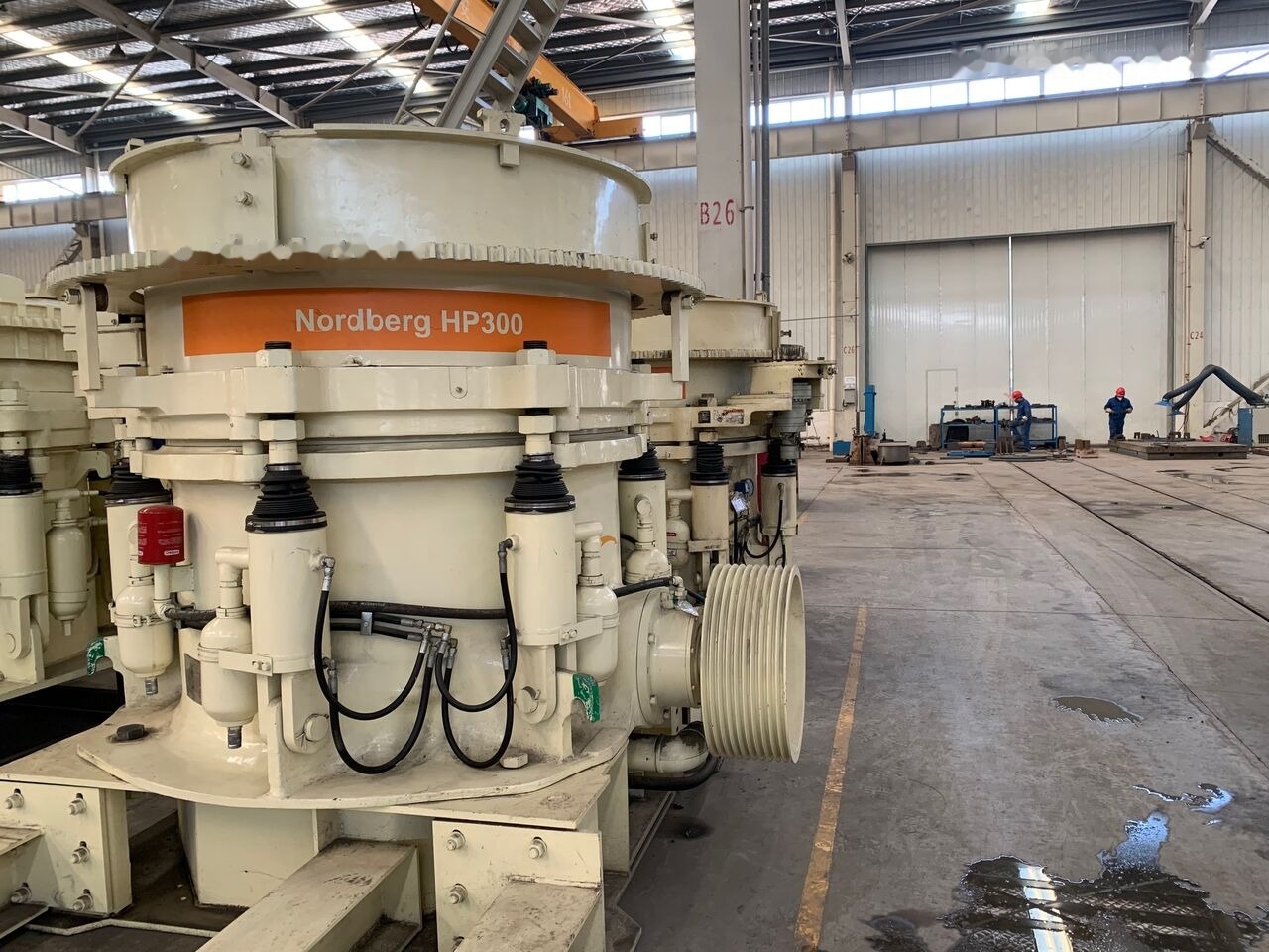 Metso HP300 Cone Crusher - كسارة مخرو: صورة 1 Metso HP300 Cone Crusher - كسارة مخرو: صورة 1