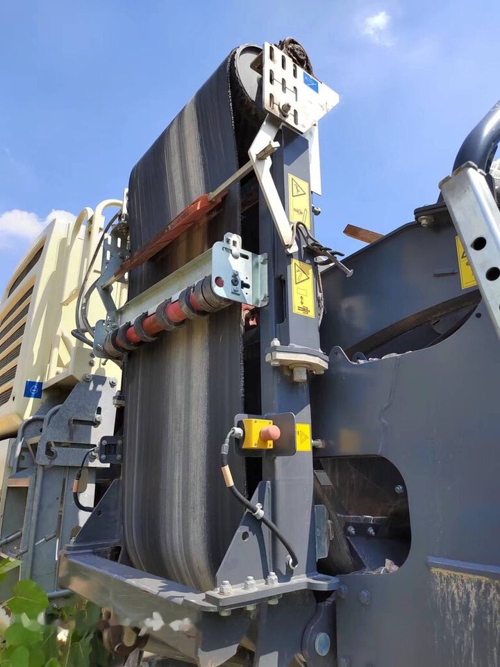 Metso Lokotrack LT200HPS MOBILE CONE CRUSHER WITH SCREEN - كسارة متحركه: صورة 5 Metso Lokotrack LT200HPS MOBILE CONE CRUSHER WITH SCREEN - كسارة متحركه: صورة 5