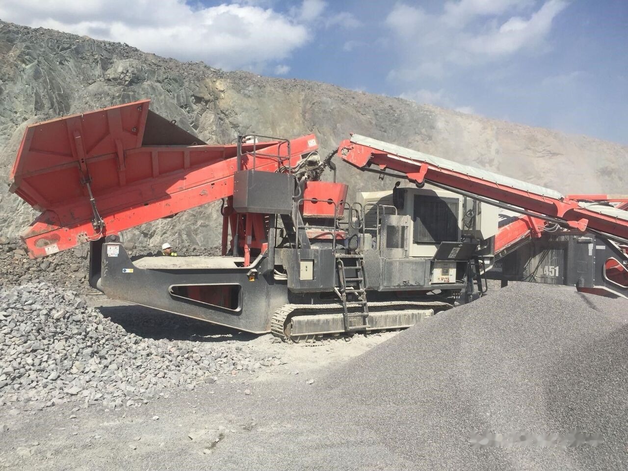 Sandvik QH331 Mobile Crushing Plant - كسارة متحركه: صورة 1 Sandvik QH331 Mobile Crushing Plant - كسارة متحركه: صورة 1