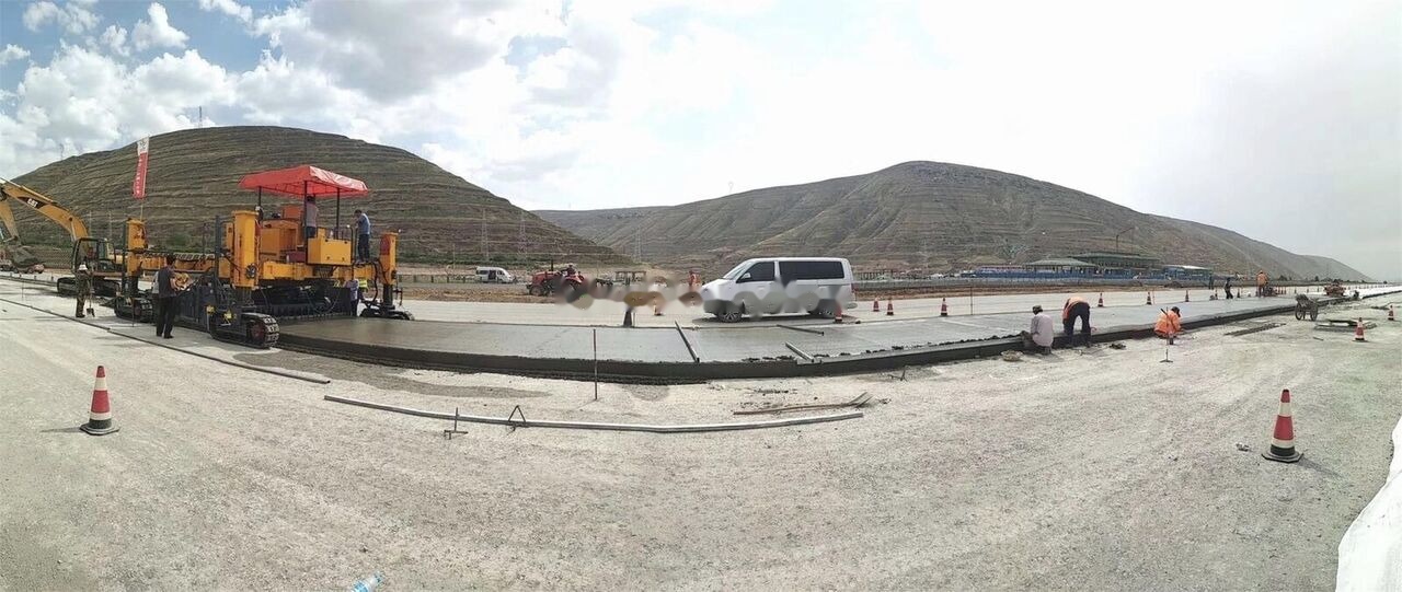 Wirtgen SP500 Concrete Slipform Paver - آلة رصف الخرسانة: صورة 3 Wirtgen SP500 Concrete Slipform Paver - آلة رصف الخرسانة: صورة 3