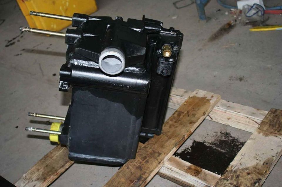 Wärmetauscher / Ölkühler ZF Getriebe 0501209257 - علبة التروس و قطع الغيار: صورة 2 Wärmetauscher / Ölkühler ZF Getriebe 0501209257 - علبة التروس و قطع الغيار: صورة 2