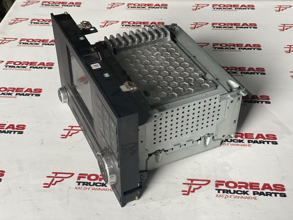 BOSCH RADIO FOR MERCEDES ACTROS MP4 - A 0004466662 - الكابينة والداخلية - شاحنة: صورة 2 BOSCH RADIO FOR MERCEDES ACTROS MP4 - A 0004466662 - الكابينة والداخلية - شاحنة: صورة 2