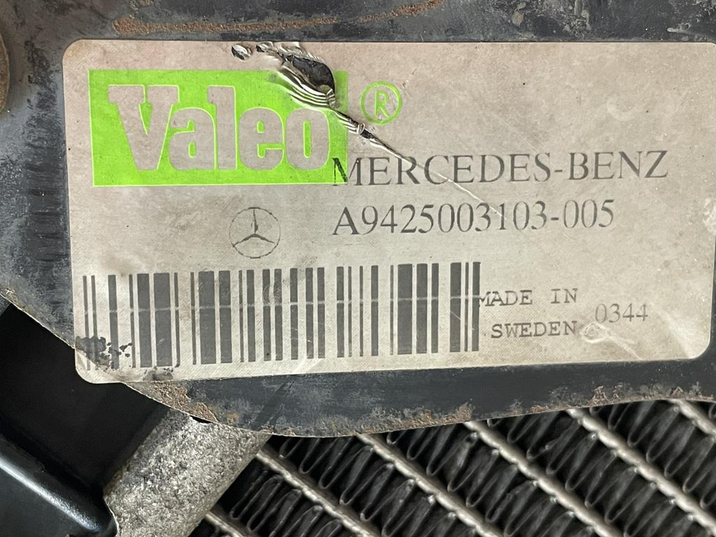 MERCEDES-BENZ ACTROS - A 942 500 31 03 - مبرد المحرك - شاحنة: صورة 4 MERCEDES-BENZ ACTROS - A 942 500 31 03 - مبرد المحرك - شاحنة: صورة 4