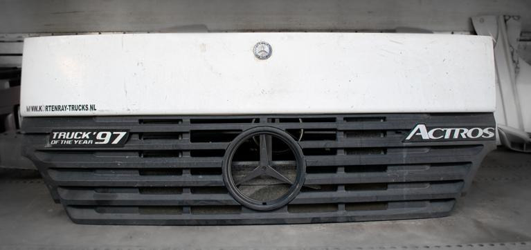 MERCEDES-BENZ ACTROS MEGA MP I - غطاء محرك المركبة - شاحنة: صورة 1 MERCEDES-BENZ ACTROS MEGA MP I - غطاء محرك المركبة - شاحنة: صورة 1
