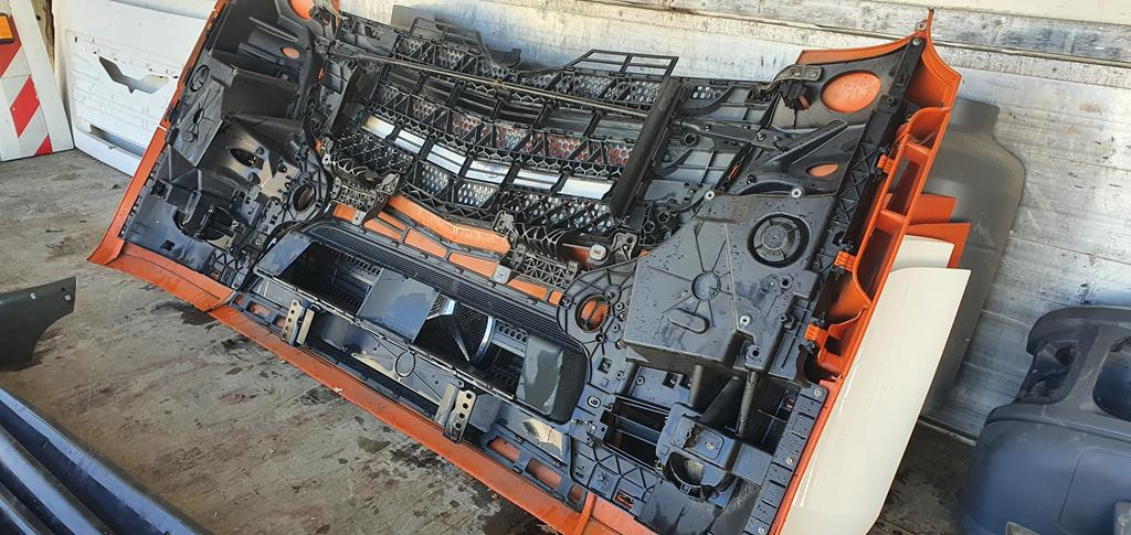 MERCEDES-BENZ ACTROS MP4 - مصد العربة - شاحنة: صورة 4 MERCEDES-BENZ ACTROS MP4 - مصد العربة - شاحنة: صورة 4