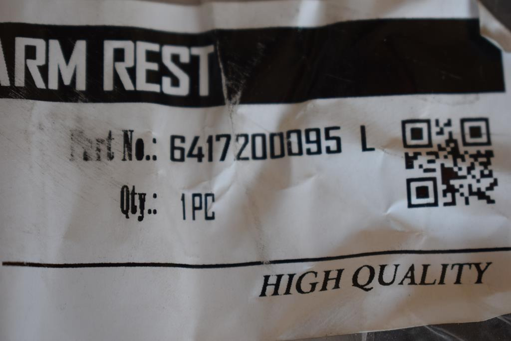 MERCEDES-BENZ LEFT INTERNAL DOOR HANDLE - DRIVER - باب و قطع الغيار - شاحنة: صورة 4 MERCEDES-BENZ LEFT INTERNAL DOOR HANDLE - DRIVER - باب و قطع الغيار - شاحنة: صورة 4