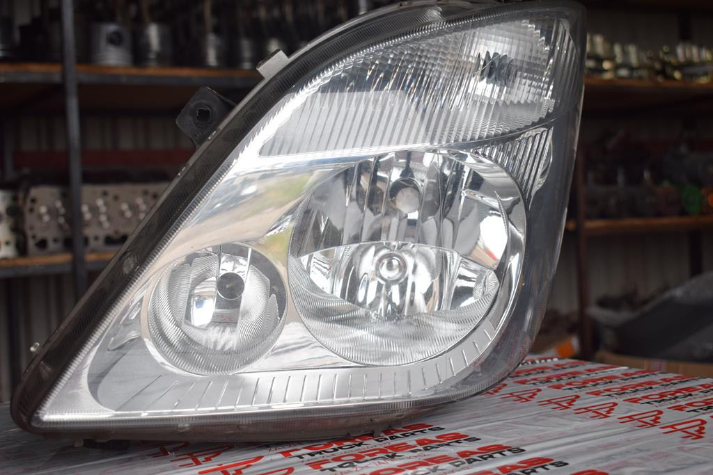 MERCEDES-BENZ SPRINTER 906 LEFT FRONT LIGHT - DRIVER - أضواء/ إضاءة - شاحنة: صورة 2 MERCEDES-BENZ SPRINTER 906 LEFT FRONT LIGHT - DRIVER - أضواء/ إضاءة - شاحنة: صورة 2