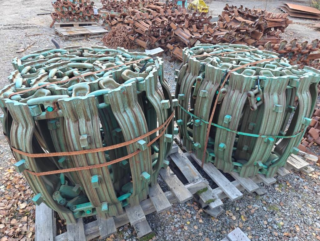 Clark TXSG Wheel Tracks - مسارات - معدات الغابات: صورة 1 Clark TXSG Wheel Tracks - مسارات - معدات الغابات: صورة 1