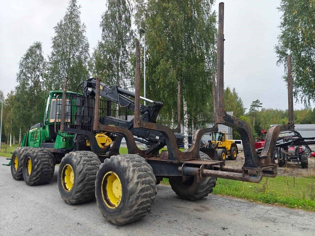 John Deere 1210 E  - حافلة الغابات: صورة 3 John Deere 1210 E  - حافلة الغابات: صورة 3