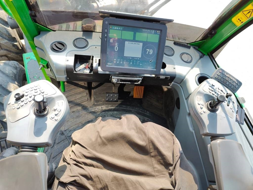 حصادة الأخشاب John Deere 1270 G: صورة 20