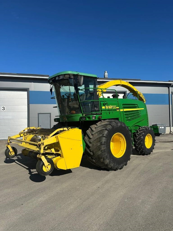 John Deere 7200 - حصادة الأعلاف: صورة 1 John Deere 7200 - حصادة الأعلاف: صورة 1