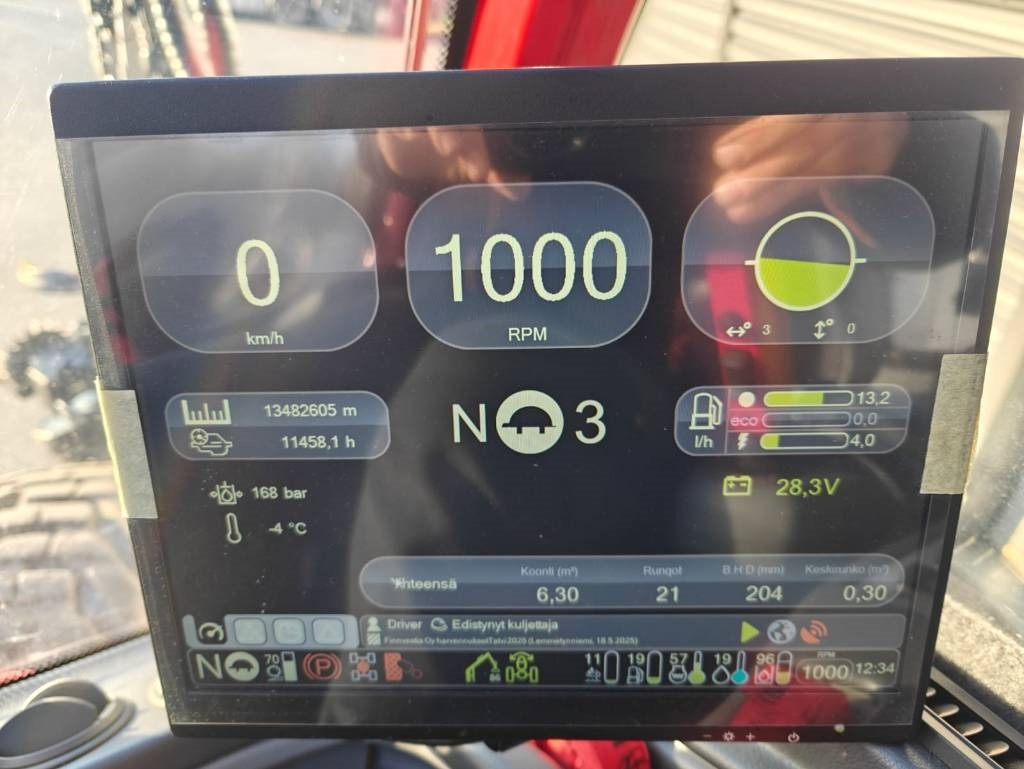 حصادة الأخشاب Komatsu 901 XC: صورة 21