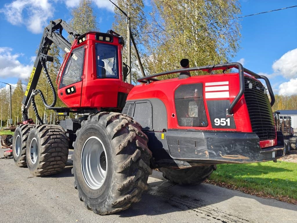 Komatsu 951 - حصادة الأخشاب: صورة 3 Komatsu 951 - حصادة الأخشاب: صورة 3