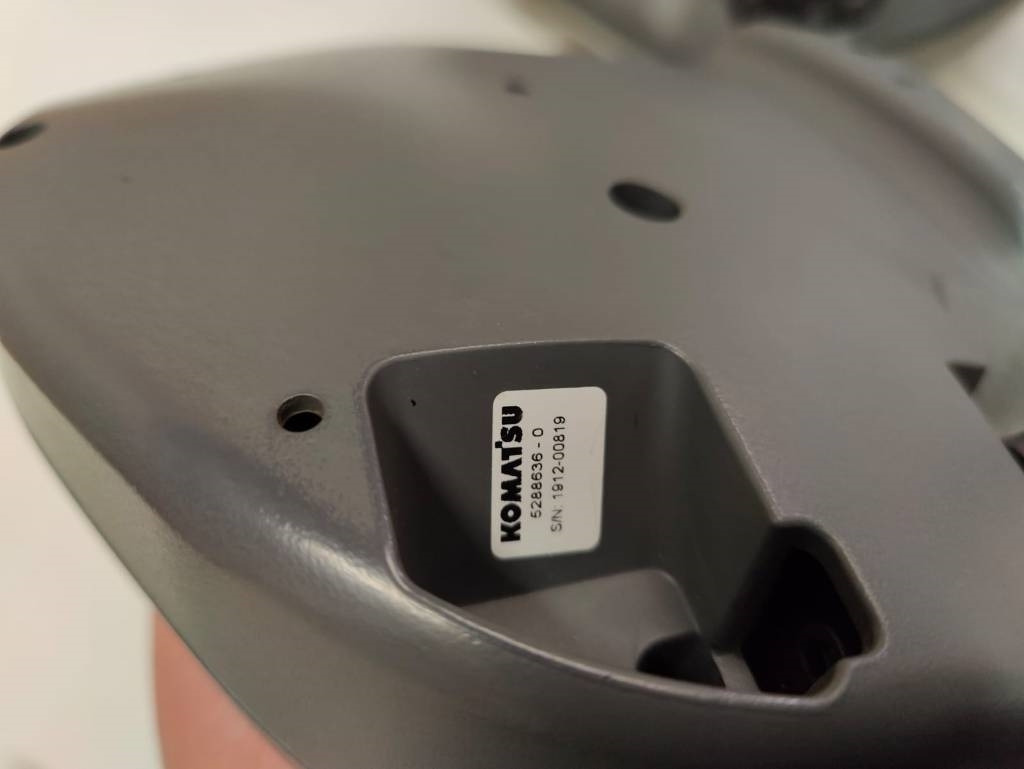 Komatsu Joysticks - النظام الكهربائي - معدات الغابات: صورة 4 Komatsu Joysticks - النظام الكهربائي - معدات الغابات: صورة 4