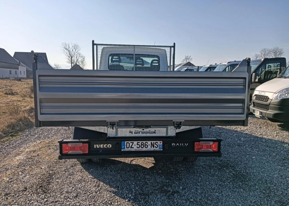 Iveco 35C13, 35C12, 35C14, 35C15 - قلاب صغير: صورة 4 Iveco 35C13, 35C12, 35C14, 35C15 - قلاب صغير: صورة 4