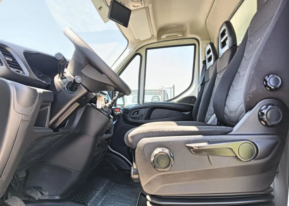 شاحنة مُبرّدة للتوصيل Iveco 35C13, 35C12, 35C14, 35C15: صورة 11