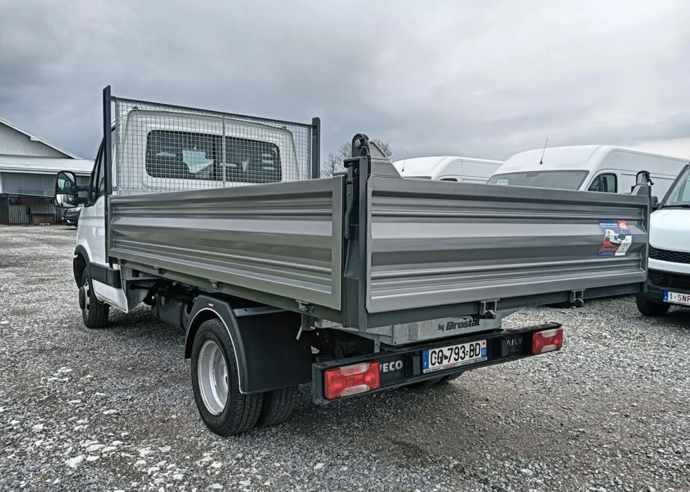 Iveco 35C13, 35C12, 35C15 - قلاب صغير: صورة 5 Iveco 35C13, 35C12, 35C15 - قلاب صغير: صورة 5