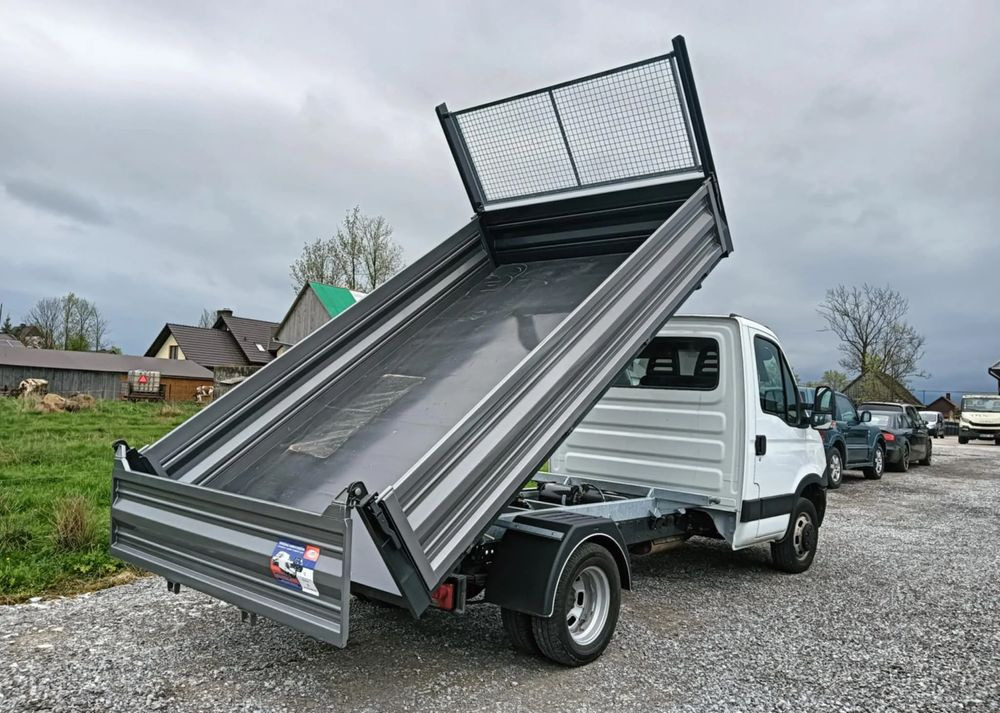 Iveco 35C13, 35C12, 35C15 - قلاب صغير: صورة 3 Iveco 35C13, 35C12, 35C15 - قلاب صغير: صورة 3