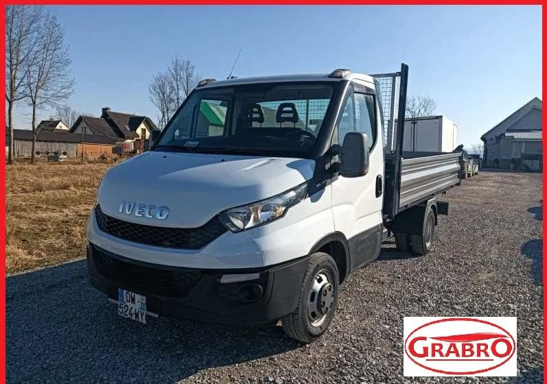 Iveco 35C15, 35C14, 35C13, 35C12 - قلاب صغير: صورة 1 Iveco 35C15, 35C14, 35C13, 35C12 - قلاب صغير: صورة 1