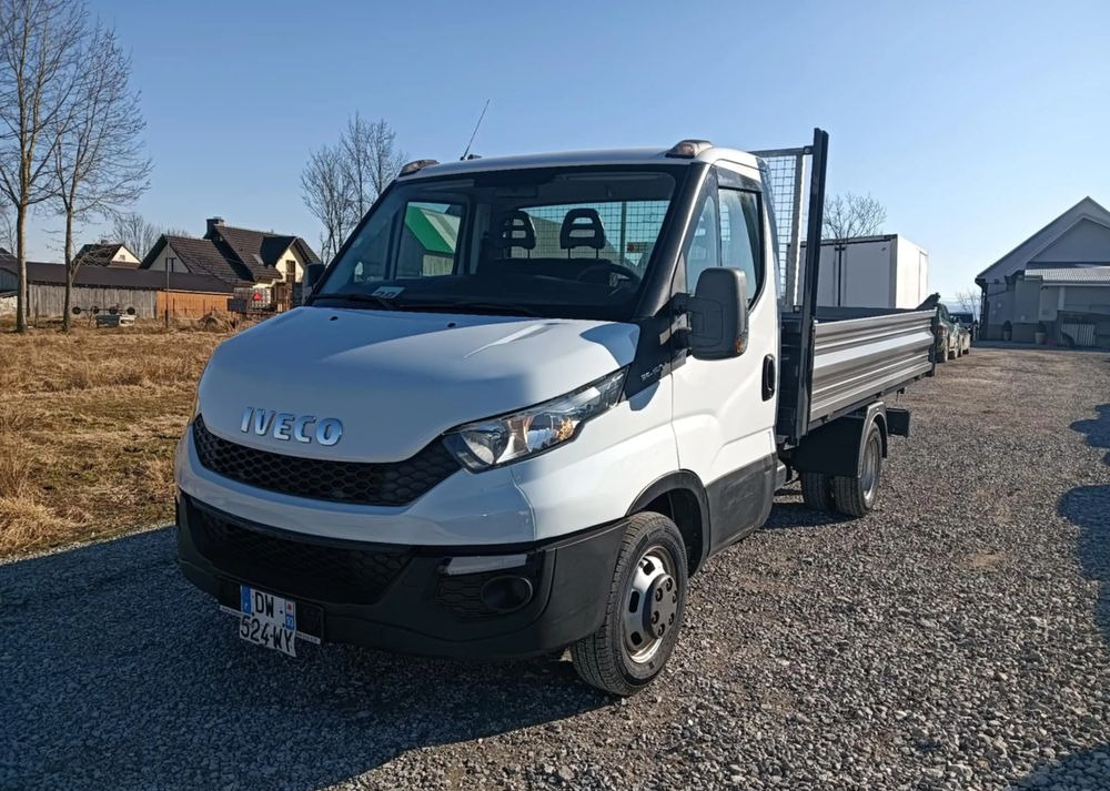 Iveco 35C15, 35C14, 35C13, 35C12 - قلاب صغير: صورة 3 Iveco 35C15, 35C14, 35C13, 35C12 - قلاب صغير: صورة 3