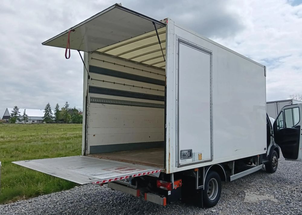 Iveco 35C18, 35C15, 35C13, 35C14, 70C18, 50C18 - شاحنة مغلقة الصندوق: صورة 3 Iveco 35C18, 35C15, 35C13, 35C14, 70C18, 50C18 - شاحنة مغلقة الصندوق: صورة 3