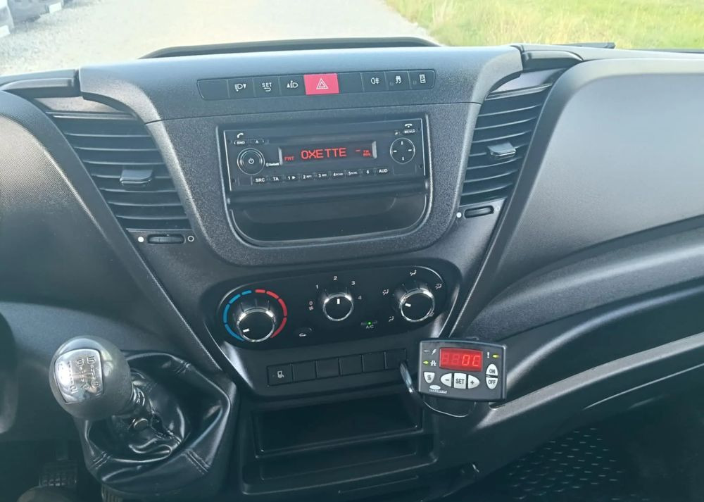 Iveco 35S16, 35S15, 35S14, 35S13, 35C13, 35C14 - شاحنة مُبرّدة للتوصيل: صورة 4 Iveco 35S16, 35S15, 35S14, 35S13, 35C13, 35C14 - شاحنة مُبرّدة للتوصيل: صورة 4