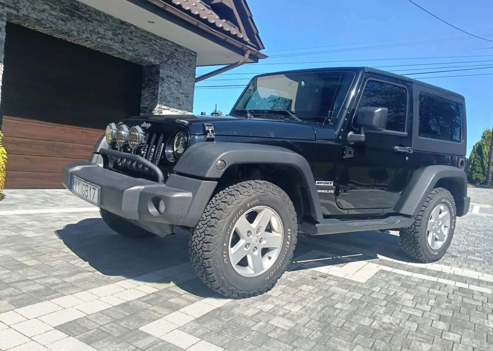 Jeep Wrangler 2.8 CRD Sport - كابريوليه: صورة 2 Jeep Wrangler 2.8 CRD Sport - كابريوليه: صورة 2