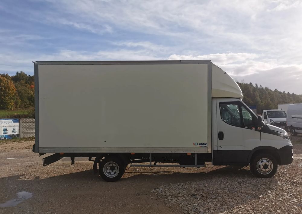 Iveco 3.0-150KM Daily 35C15 Kontener długi rama 35-150 kiper Klimatyzacja długi rozstaw - شاحنة مغلقة الصندوق: صورة 4 Iveco 3.0-150KM Daily 35C15 Kontener długi rama 35-150 kiper Klimatyzacja długi rozstaw - شاحنة مغلقة الصندوق: صورة 4