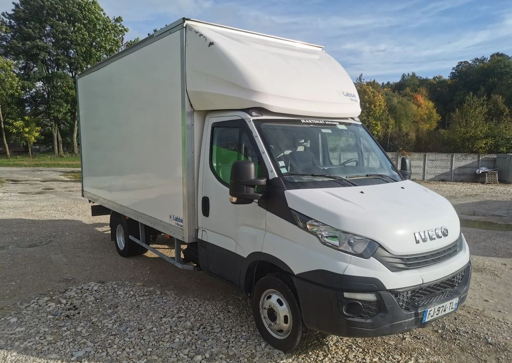 Iveco 3.0-150KM Daily 35C15 Kontener długi rama 35-150 kiper Klimatyzacja długi rozstaw - شاحنة مغلقة الصندوق: صورة 1 Iveco 3.0-150KM Daily 35C15 Kontener długi rama 35-150 kiper Klimatyzacja długi rozstaw - شاحنة مغلقة الصندوق: صورة 1