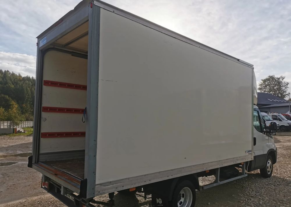 Iveco 3.0-150KM Daily 35C15 Kontener długi rama 35-150 kiper Klimatyzacja długi rozstaw - شاحنة مغلقة الصندوق: صورة 5 Iveco 3.0-150KM Daily 35C15 Kontener długi rama 35-150 kiper Klimatyzacja długi rozstaw - شاحنة مغلقة الصندوق: صورة 5