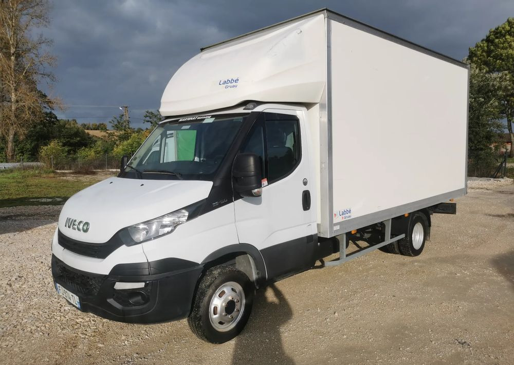 Iveco 3.0-150KM Daily 35C15 Kontener długi rama 35-150 kiper Klimatyzacja długi rozstaw - شاحنة مغلقة الصندوق: صورة 2 Iveco 3.0-150KM Daily 35C15 Kontener długi rama 35-150 kiper Klimatyzacja długi rozstaw - شاحنة مغلقة الصندوق: صورة 2