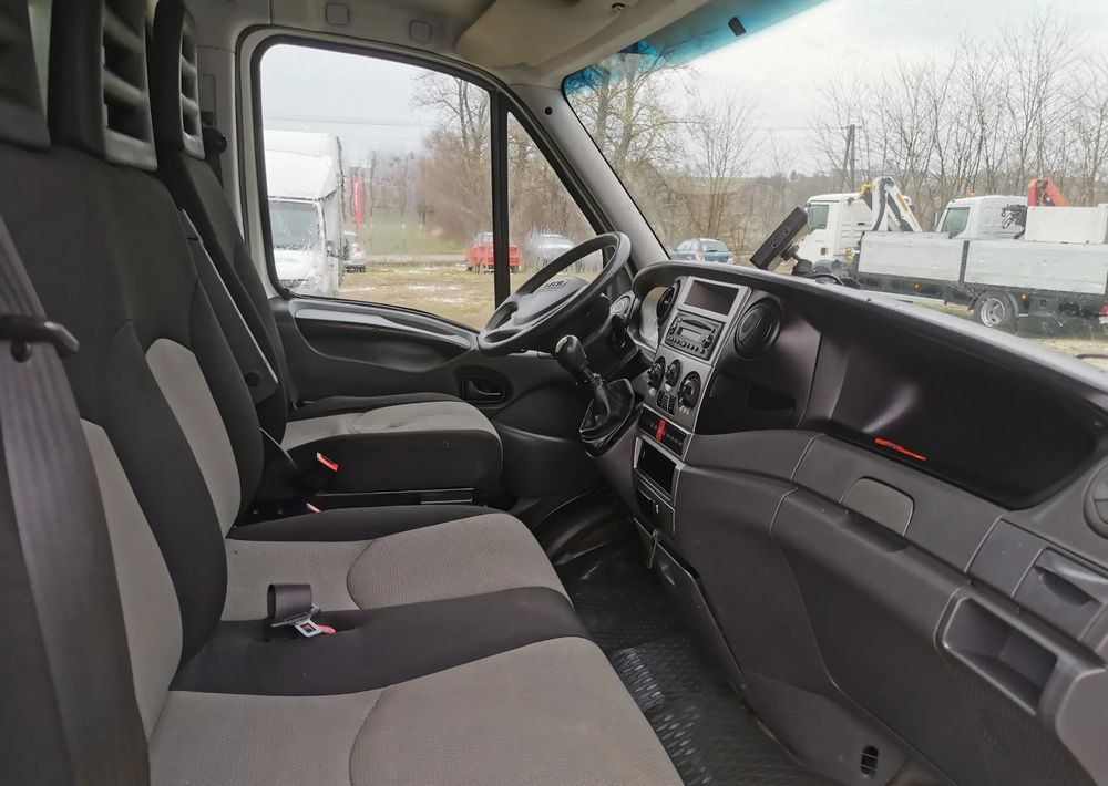 Iveco 3.0-150KM Daily 35C15 Kontener winda Dhollandia 750kg długi 35-150 Klimatyzacja długi rozstaw Iveco 3.0-150KM Daily 35C15 Kontener winda Dhollandia 750kg długi 35-150 Klimatyzacja długi rozstaw: صورة 11