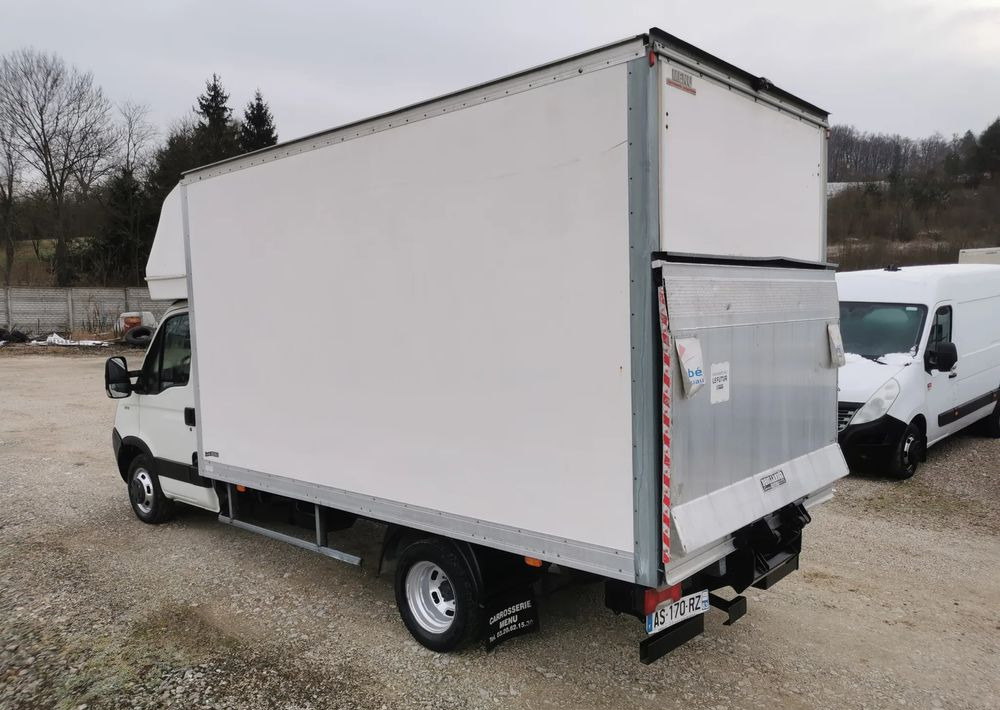 Iveco 3.0-150KM Daily 35C15 Kontener winda Dhollandia 750kg długi 35-150 Klimatyzacja długi rozstaw Iveco 3.0-150KM Daily 35C15 Kontener winda Dhollandia 750kg długi 35-150 Klimatyzacja długi rozstaw: صورة 7