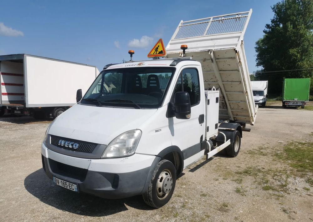 Iveco Daily 35C11 Kiper wywrotka Hak Bliźniak sprowadzony - قلاب صغير: صورة 1 Iveco Daily 35C11 Kiper wywrotka Hak Bliźniak sprowadzony - قلاب صغير: صورة 1