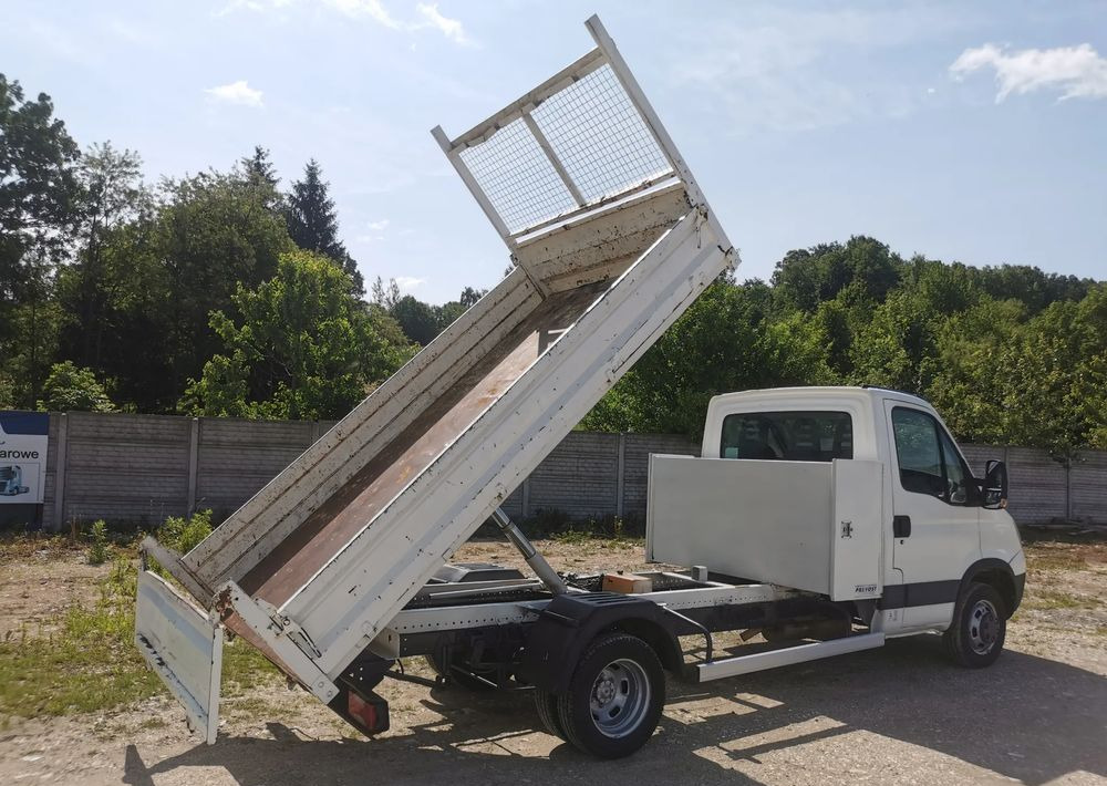 Iveco Daily 35C15 Kiper 3.0 - 150KM wywrotka Hak Bliźniak blokada mostu Klima - قلاب صغير: صورة 5 Iveco Daily 35C15 Kiper 3.0 - 150KM wywrotka Hak Bliźniak blokada mostu Klima - قلاب صغير: صورة 5