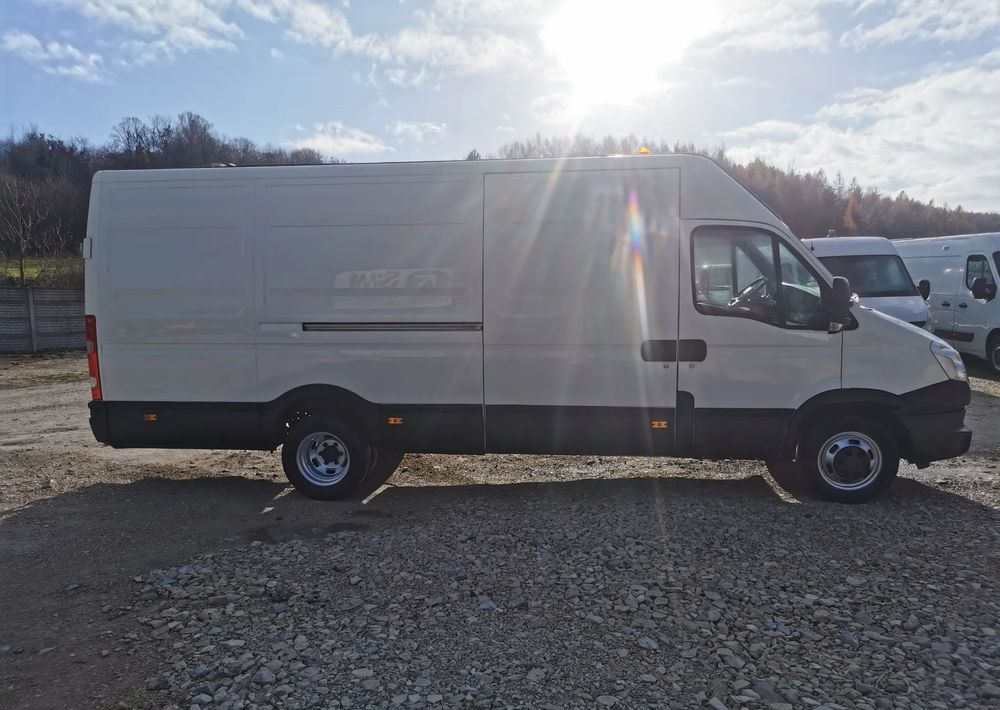 Iveco Daily 35C15 blaszak 3.0-150KM blizniak L3H3 długi Hak - فان: صورة 4 Iveco Daily 35C15 blaszak 3.0-150KM blizniak L3H3 długi Hak - فان: صورة 4