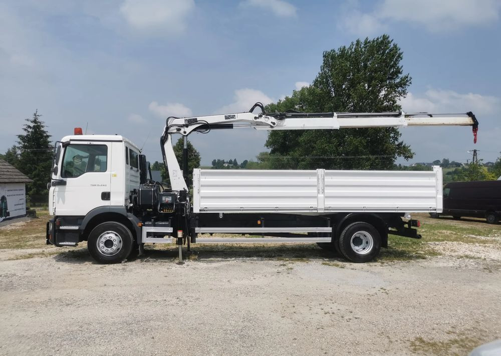 MAN TGM 15.240 Żuraw HDS HIAB + kiper wywrotka + Płyta czołowa Mały przebieg Klima - شاحنة قلاب: صورة 2 MAN TGM 15.240 Żuraw HDS HIAB + kiper wywrotka + Płyta czołowa Mały przebieg Klima - شاحنة قلاب: صورة 2