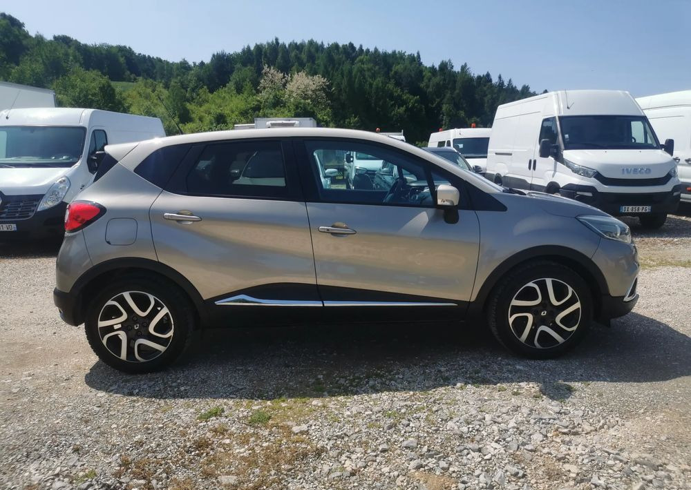 Renault Captur 0.9 Energy TCe Intens - سيارة دفع رباعي: صورة 3 Renault Captur 0.9 Energy TCe Intens - سيارة دفع رباعي: صورة 3