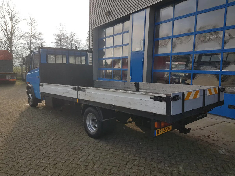 Mercedes-Benz 611 D Open laadbak Manual - شاحنات مسطحة: صورة 4 Mercedes-Benz 611 D Open laadbak Manual - شاحنات مسطحة: صورة 4